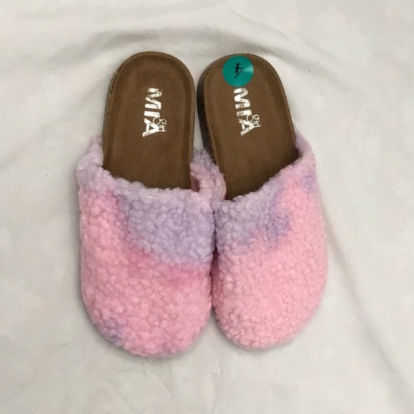 Mia Girl fuzzy slippers size 4 - Picture 4 of 9